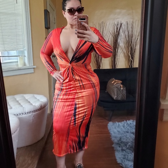 3/20 CLEARANCE❤ Fuego Dress - Picture 4 of 4